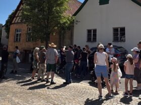 In Oberkrumbach waren Jung und Alt bei der Umweltaktion dabei.