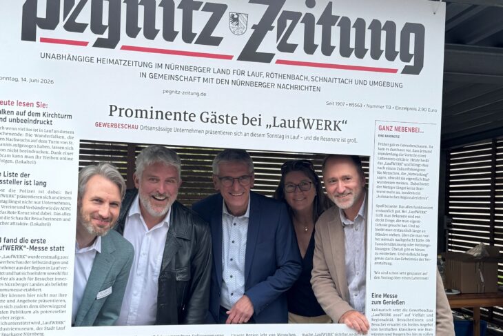 David Blank vom Bund der Selbstständigen Lauf, Bürgermeister Thomas Lang, der stellvertretende Landrat Helmut Brückner, Andrea Rübenach vom Bund der Selbstständigen in Bayern und Kai Herrmann, Geschäftsführer des Verlags Hans Fahner, bei der Veranstaltung.