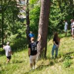 Überall im Rinntal wusste Karl Rauenbusch (ganz links) Spannendes über Flora und Fauna zu berichten.