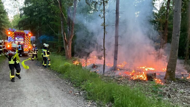 Die Feuchter Wehr war rasch vor Ort und konnte das Feuer löschen.