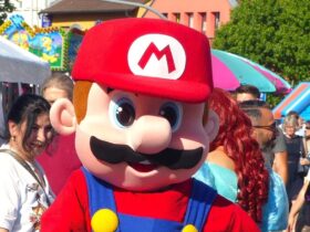 Beim Stadtfest in Röthenbach war 2025 auch „Super-Mario“ unterwegs.