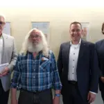 Bei der Spendenübergabe (von links): Jürgen Six, Erhard Liebel, Armin Kroder und Markus Deyhle.