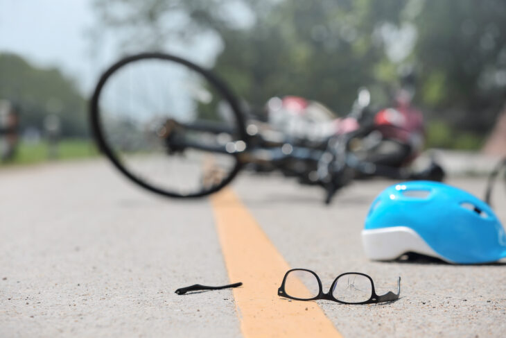 Der Radfahrer wurde beim Unfall leicht verletzt. (Symbolfoto)