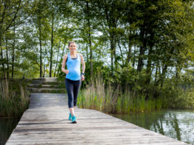 Neben der Bewegung steht beim Babybauch-Walk der Austausch der Teilnehmer im Vordergrund.