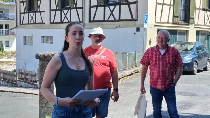 Die Exkursionsgruppe befasste sich auch mit der Geschichte des KZ-Außenlagers in Pottenstein.