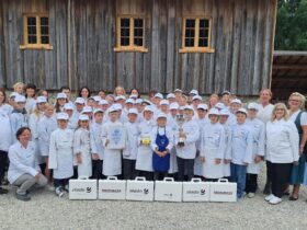 Ihren Weltrekord im Knödeldrehen feierten die Europa Miniköche, darunter auch Hersbrucker, in Schliersee.