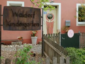 Der Waldorfkindergarten Hersbruck informiert über freie Inklusionsplätze.