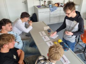 Zu ihren Stationen erhielten die Schüler vom PPG Rückmeldung von den Altdorfer Azubis.