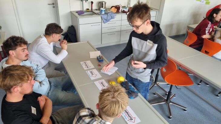 Zu ihren Stationen erhielten die Schüler vom PPG Rückmeldung von den Altdorfer Azubis.