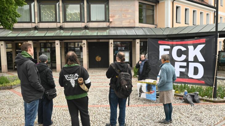 Die Gruppe hat nun bereits mehrere Aktionen in Rückersdorf organisiert wie hier vor dem Rückersdorfer Rathaus.