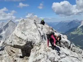 Für diesen Ausblick lohnt sich die Schinderei: Den herausfordernden Aufstieg und die Überschreitung der Hohen Munde auf über 2600 Metern meisterten die zehn angereisten Altdorfer Bergsteiger.