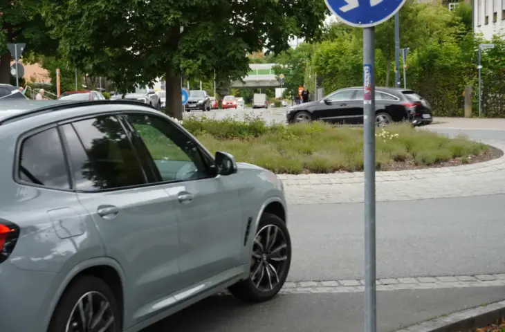 Am Raiba-Kreisel wird Anfang August eine Ausfahrt für voraussichtlich drei Tage gesperrt sein.