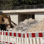 Die Bahnbrücke in Burgthann wurde erfolgreich eingeschoben.