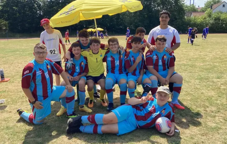 Fußball war eine von drei Mannschaftssportarten.