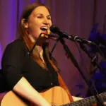 Karin Rabhansl beim Liedermacherfest in Altdorf.