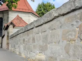 Auch der Evangelische Friedhof in Altdorf wird von der Finanzspritze des Freistaats profitieren - mit 18.300 Euro.