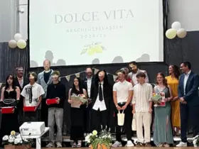 Die Abschlussfeier der Mittelschule Eckental fand unter dem Motto „Endlich frei… genieße das Leben. Dolce Vita.“ statt.