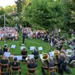 Der Posaunenchor spielt bei der Feuchter Schlossserenade.