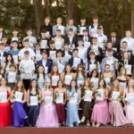 107 Schülerinnen und Schüler der Oskar-Sembach-Realschule Lauf erhielten ihre Abschlusszeugnisse.
