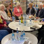 Austausch mit Gleichgesinnten über Gelesenes und Neues: Beim Treffen des Literaturkreises Schwaig wurde wie immer lebendig diskutiert.