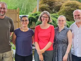 Maral Häckel und Sandra Twardzik (Zweite und Dritte von links, hier gemeinsam mit dem Vorstand) bilden künftig die neue Doppelspitze der Röthenbacher Grünen.