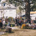 Im Sarner Park in Rückersdorf haben am Samstag Menschen für Solidarität und Zusammenhalt demonstriert.