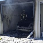Die Feuerwehr Eschenau löschte den Garagenbrand.