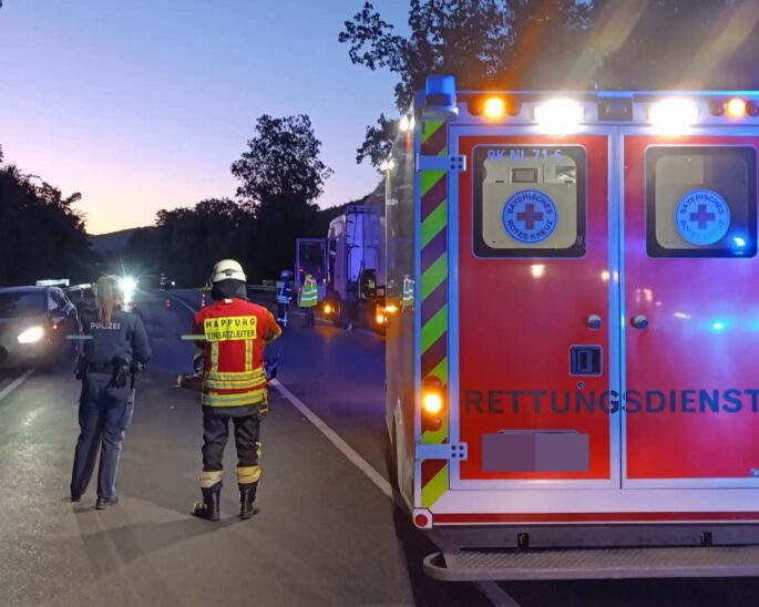 Der verletzte Motorradfahrer musste in ein Krankenhaus eingeliefert werden.
