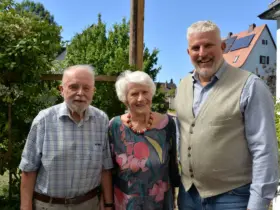 Laufs Bürgermeister Lang gratulierte Adelhaid und Rainer Dick persönlich zu ihrer Diamantenen Hochzeit.