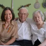 Laufs Zweite Bürgermeisterin Erika Vogel (links) gratulierte Helga und Volkmar Neumann zu ihrem Jubiläum, um zu gratulieren.