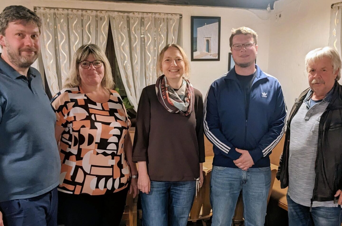 Die neue Verwaltung der FWG Vorra (von links): Kassier Andre Hukauf, Schriftführerin Sonja Prütting, 2. Vorsitzende Anika Wolski, Vorsitzender Magnus Urbat und der frühere Vorsitzende Walter Steger.