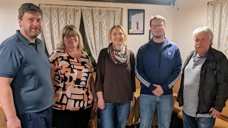 Die neue Verwaltung der FWG Vorra (von links): Kassier Andre Hukauf, Schriftführerin Sonja Prütting, 2. Vorsitzende Anika Wolski, Vorsitzender Magnus Urbat und der frühere Vorsitzende Walter Steger.