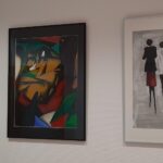Diese drei Arbeiten aus den Vhs-Malkursen sind Teil der Ausstellung in der vhs am Markt.