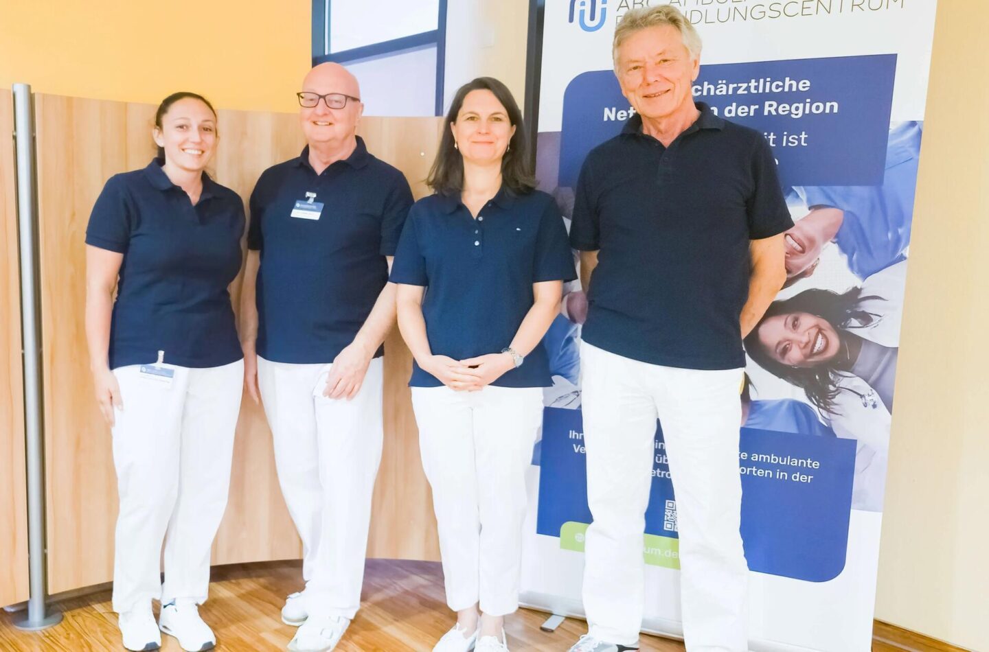 Dr. Anisia-Florentina Schuttag, Dr. Valentin Klant, Dr. Eva Jüngling-Korff und Dr. Gerhard Röhrer (v. l.) im Ambulanten BehandlungsCentrum am Krankenhaus Lauf.