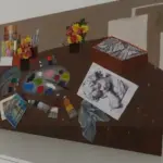 Selbst organisiert, selbst präsentiert: Schüler stellen ihre Werke aus einem ganzen Schuljahr aus.