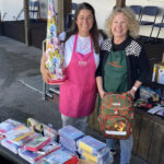 CSU-Stadträtin Nina Bezold (links) und Christine Platt (Tafel Nürnberger Land) bitten um Spenden zum Schulanfang.