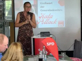 Warb für „Mut, Kraft und Zusammenhalt“: Kathrin Pollack beim Parteitag der SPD im Nürnberger Land.
