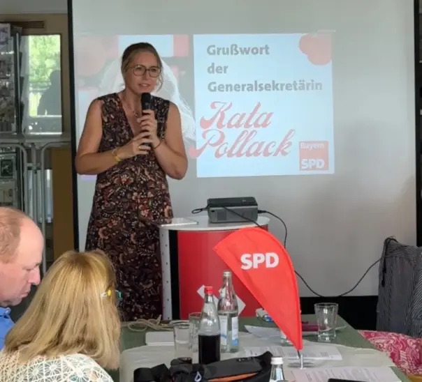 Warb für „Mut, Kraft und Zusammenhalt“: Kathrin Pollack beim Parteitag der SPD im Nürnberger Land.