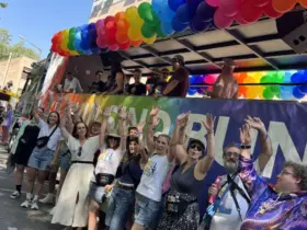 „Wir sind bunt – Gott sei Dank“ – unter diesem Motto setzte sich die Rummelsberger Diakonie beim Christopher Street Day 2026 für die Rechte queerer Menschen ein – mit eigenem Truck auf der Parade und als Sponsorin.