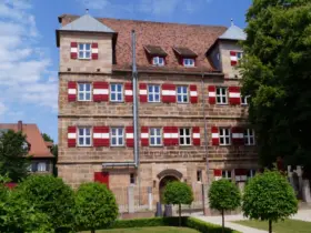 Eine der Sehenswürdigkeiten, die im Rahmen des historischen Spaziergangs besichtigt werden: das Tucherschloss Feucht.