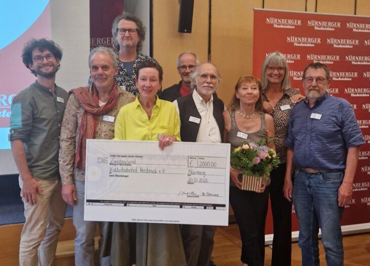 Das Kuba-Team freut sich über den mit 2000 Euro dotierten Demokratiepreis der NN.