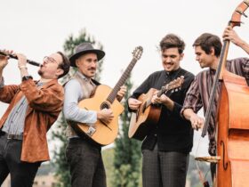 Wenn das lebendige „Moritz Weiß Klezmer Trio“ mit Simon Reithofer
 aufspielt, fliegen die Funken.