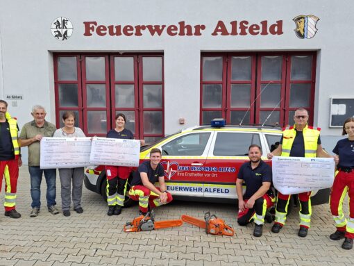 Unser Bild zeigt von links den Fördervereins-Vorsitzenden Wolfgang Gruber, Ernst und Juliana Fuchs, Ina Pilhöfer, Technikscher Leiter Niklas Blöchinger, Kassenprüfer Bernd Kny, Organisatorischer Leiter Uwe Blöchinger und Schriftführerin Rebecca Blöchinger.