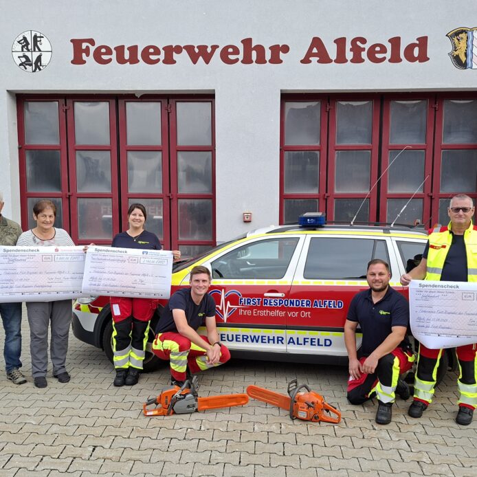 Unser Bild zeigt von links den Fördervereins-Vorsitzenden Wolfgang Gruber, Ernst und Juliana Fuchs, Ina Pilhöfer, Technikscher Leiter Niklas Blöchinger, Kassenprüfer Bernd Kny, Organisatorischer Leiter Uwe Blöchinger und Schriftführerin Rebecca Blöchinger.
