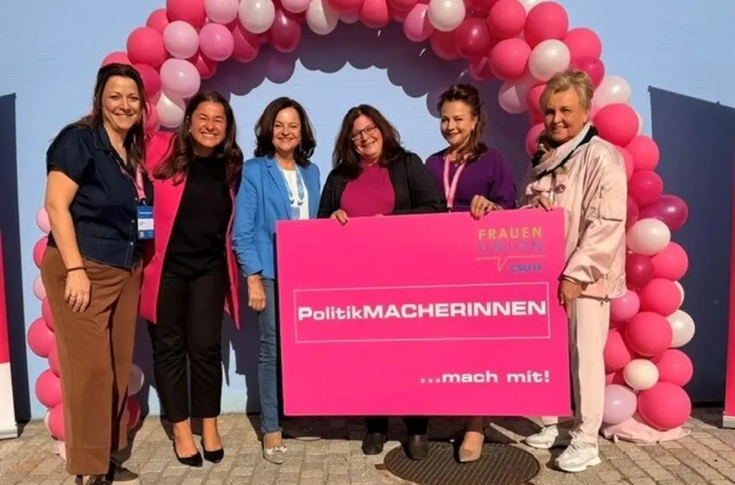 Die Delegation der Frauen-Union Nürnberger Land vor Ort in Essenbach.