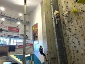 Die letzten Vorbereitungen laufen: Am Montag, 5. Oktober, öffnet die Kletterhalle Kunstgriff in Altdorf wieder ihre Türen.