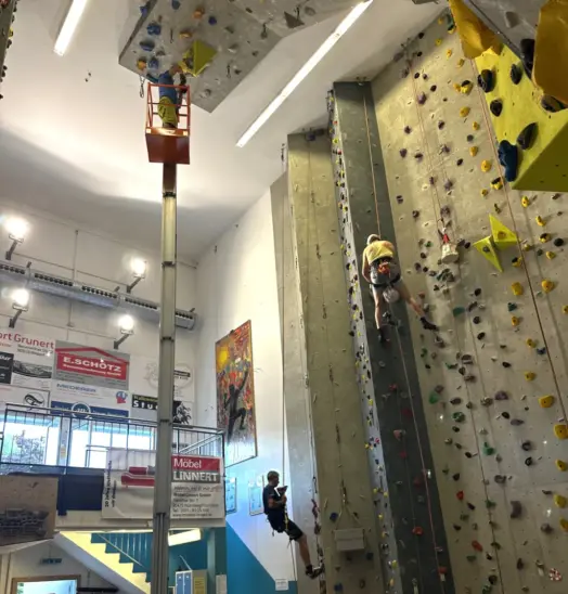 Die letzten Vorbereitungen laufen: Am Montag, 5. Oktober, öffnet die Kletterhalle Kunstgriff in Altdorf wieder ihre Türen.
