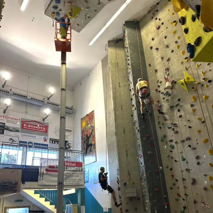 Die letzten Vorbereitungen laufen: Am Montag, 5. Oktober, öffnet die Kletterhalle Kunstgriff in Altdorf wieder ihre Türen.