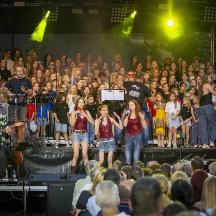 Der Rock & Pop Chor der Musikschule Altdorf startet ins neue Schuljahr – mit Auftritten auf großer Bühne.