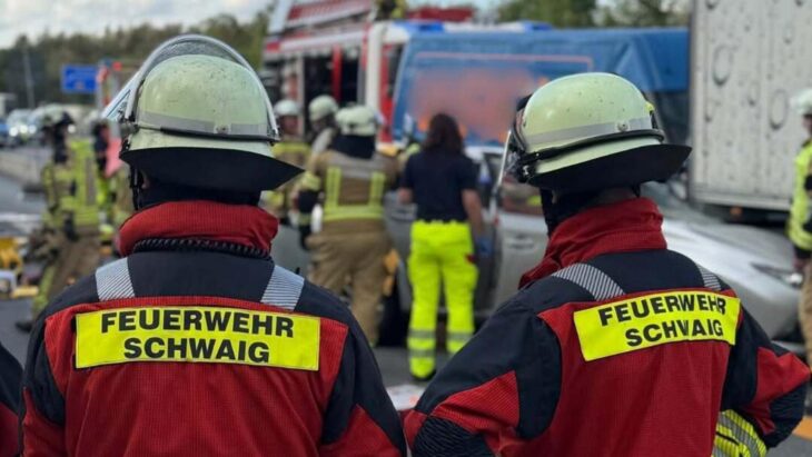 Die Feuerwehren aus Schwaig und Behringersdorf waren bei dem schweren Unfall vor Ort.